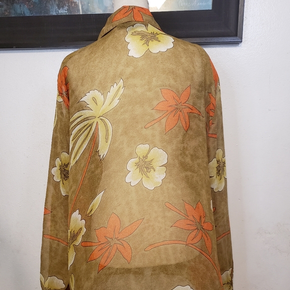 Beautiful Vintage Floral Blouse - Picture 4 of 7